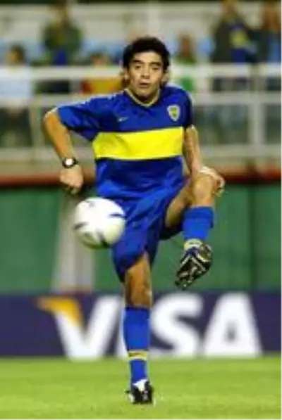 Efsane futbolu Maradona hayatını kaybetti Efsane futbolu Maradona hayatını kaybetti