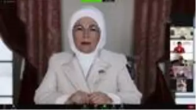 Emine Erdoğan: 'Güçlü erkek, gücü kadına yeten değil, sevgisiyle ailesine güç olandır' Emine Erdoğan: 'Güçlü erkek, gücü kadına yeten değil, sevgisiyle ailesine güç olandır'