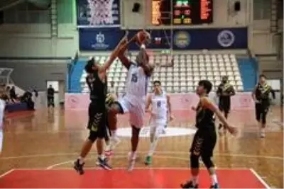 Erkekler Basketbol 1. Ligi: Kocaeli Büyükşehir Belediyesi Kağıtspor: 87 Nadir Gold İstanbul Basket: 73 Erkekler Basketbol 1. Ligi: Kocaeli Büyükşehir Belediyesi Kağıtspor: 87 Nadir Gold İstanbul Basket: 73