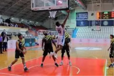 Erkekler Basketbol 1. Ligi: Kocaeli Büyükşehir Belediyesi Kağıtspor: 87 Nadir Gold İstanbul Basket: 73 Erkekler Basketbol 1. Ligi: Kocaeli Büyükşehir Belediyesi Kağıtspor: 87 Nadir Gold İstanbul Basket: 73