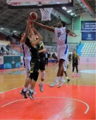 Erkekler Basketbol 1. Ligi: Kocaeli Büyükşehir Belediyesi Kağıtspor: 87 Nadir Gold İstanbul Basket: 73 Erkekler Basketbol 1. Ligi: Kocaeli Büyükşehir Belediyesi Kağıtspor: 87 Nadir Gold İstanbul Basket: 73