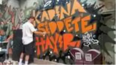 ESKİŞEHİR - Türkiye'nin 81 iline 'tavşan' çizen grafiticinin hedefi dünyayı boyamak ESKİŞEHİR - Türkiye'nin 81 iline 'tavşan' çizen grafiticinin hedefi dünyayı boyamak