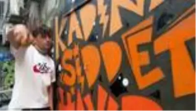 ESKİŞEHİR - Türkiye'nin 81 iline 'tavşan' çizen grafiticinin hedefi dünyayı boyamak ESKİŞEHİR - Türkiye'nin 81 iline 'tavşan' çizen grafiticinin hedefi dünyayı boyamak