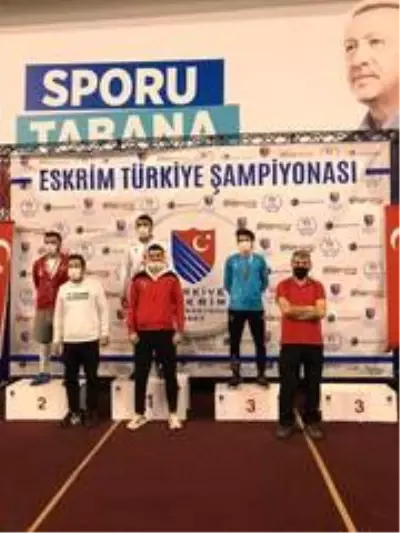 Eskrim Türkiye Şampiyonasında Erzurum'a altın ve bronz madalya Eskrim Türkiye Şampiyonasında Erzurum'a altın ve bronz madalya