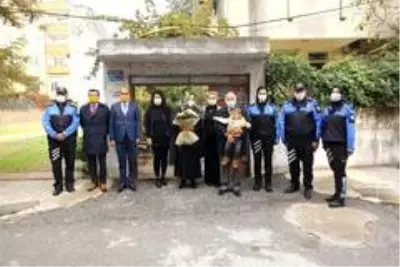 Evlilik cüzdanında sakladığı mısır püskülünü 46 yıl sonra çıkardı Evlilik cüzdanında sakladığı mısır püskülünü 46 yıl sonra çıkardı
