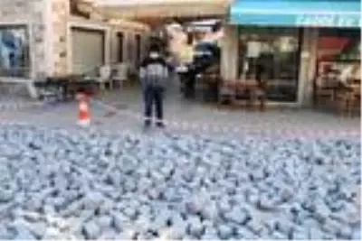 Foça'da kara taşların sökülmesini Koruma Kurulu durdurdu Foça'da kara taşların sökülmesini Koruma Kurulu durdurdu