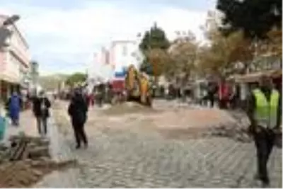 Foça'da kara taşların sökülmesini Koruma Kurulu durdurdu Foça'da kara taşların sökülmesini Koruma Kurulu durdurdu