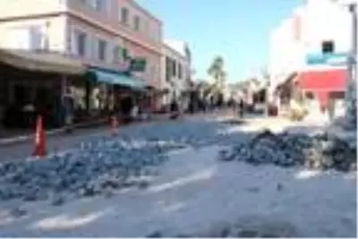 Foça'da kara taşların sökülmesini Koruma Kurulu durdurdu Foça'da kara taşların sökülmesini Koruma Kurulu durdurdu
