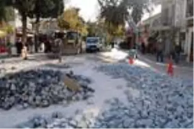 Foça'da kara taşların sökülmesini Koruma Kurulu durdurdu Foça'da kara taşların sökülmesini Koruma Kurulu durdurdu