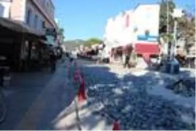 Foça'da kara taşların sökülmesini Koruma Kurulu durdurdu Foça'da kara taşların sökülmesini Koruma Kurulu durdurdu