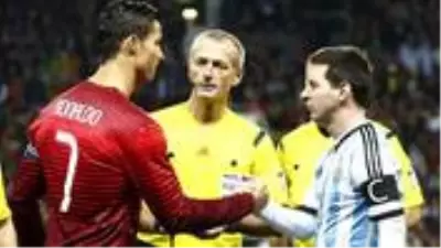 Futbolun yaşayan efsaneleri Messi ile Ronaldo, Maradona'ya böyle veda etti Futbolun yaşayan efsaneleri Messi ile Ronaldo, Maradona'ya böyle veda etti