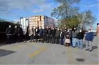 Gebze esnafından, İzmir'deki depremzedeler için gıda yardımı Gebze esnafından, İzmir'deki depremzedeler için gıda yardımı