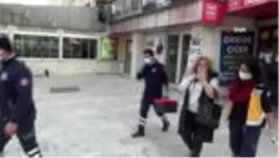 Son dakika: Genç kadın kocasının makaslı saldırısı sonrası kanlar içinde kaldı- Hastanelik olan kadın polis tarafından korumaya alındı Son dakika: Genç kadın kocasının makaslı saldırısı sonrası kanlar içinde kaldı- Hastanelik olan kadın polis tarafından korumaya alındı