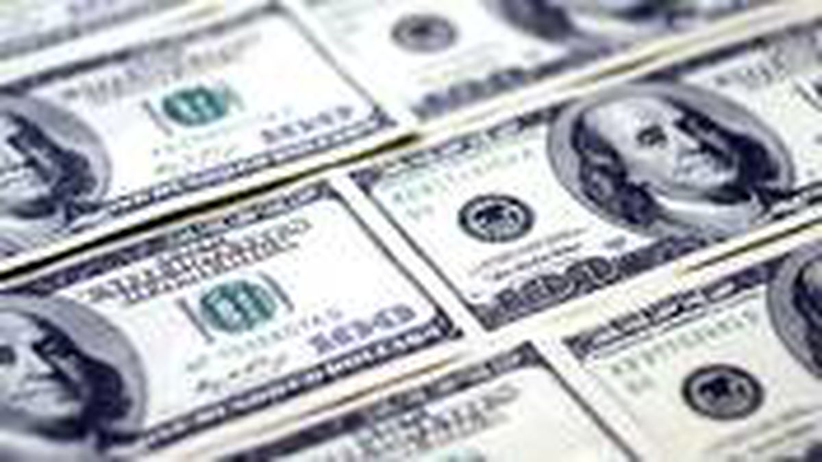 Güne düşüşle başlayan dolar 7,94'ten işlem görüyor