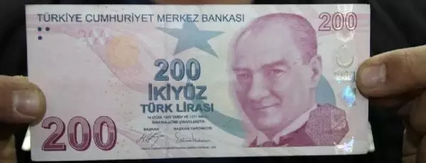Koleksiyoncuların peşine düştüğü hatalı basım 200 TL'yi satışa çıkardı Koleksiyoncuların peşine düştüğü hatalı basım 200 TL'yi satışa çıkardı