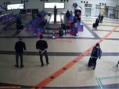 Ceviz içine gizlediği uyuşturucu ile havalimanında yakalandı Ceviz içine gizlediği uyuşturucu ile havalimanında yakalandı
