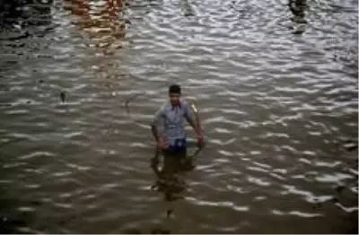 Hindistan'da Nivar Fırtınası alarmı Hindistan'da Nivar Fırtınası alarmı