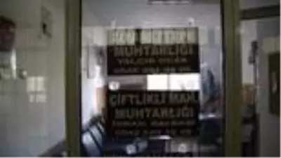 İki muhtar, veren el ile alan eli buluşturuyor İki muhtar, veren el ile alan eli buluşturuyor