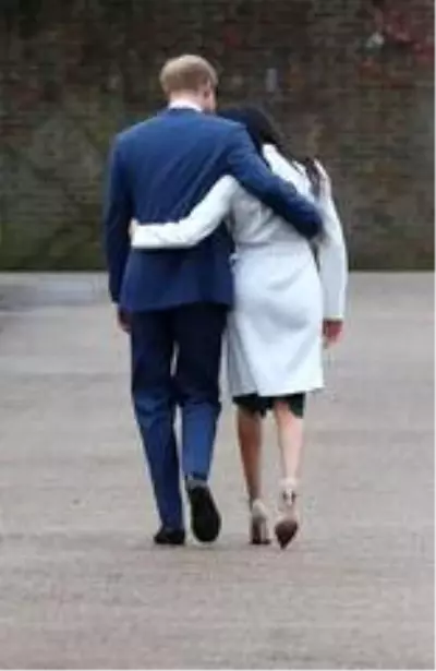 İngiliz Kraliyetinin olaylı gelini Meghan, düşük yaptığını açıkladı İngiliz Kraliyetinin olaylı gelini Meghan, düşük yaptığını açıkladı