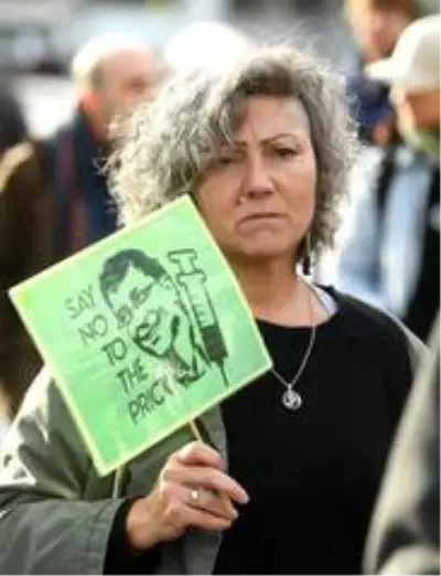 Son dakika haberleri! İngiltere'de aşı karşıtı gösterilerde 3 kişi gözaltına alındı Son dakika haberleri! İngiltere'de aşı karşıtı gösterilerde 3 kişi gözaltına alındı
