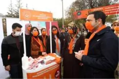 İpekyolu'nda gökyüzüne turuncu balonlar bırakıldı İpekyolu'nda gökyüzüne turuncu balonlar bırakıldı