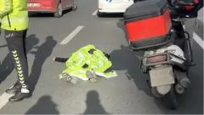 Son dakika haberleri: İstanbul'da trafik polisinden yaralı genç kıza insanlık örneği Son dakika haberleri: İstanbul'da trafik polisinden yaralı genç kıza insanlık örneği