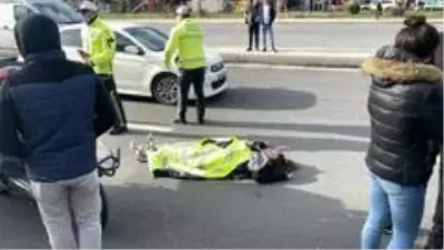 Son dakika haberleri: İstanbul'da trafik polisinden yaralı genç kıza insanlık örneği Son dakika haberleri: İstanbul'da trafik polisinden yaralı genç kıza insanlık örneği