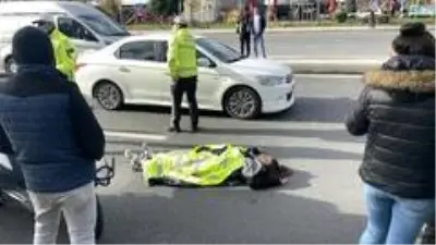 Son dakika haberleri: İstanbul'da trafik polisinden yaralı genç kıza insanlık örneği Son dakika haberleri: İstanbul'da trafik polisinden yaralı genç kıza insanlık örneği