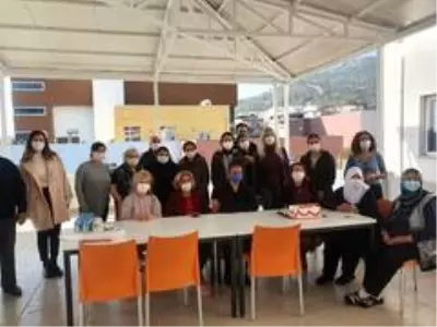 İzmir'de duygulandıran 24 Kasım kutlaması İzmir'de duygulandıran 24 Kasım kutlaması