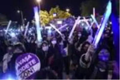 Kadıköy'de 'Kadına Şiddetle Mücadele Günü'nde eylem Kadıköy'de 'Kadına Şiddetle Mücadele Günü'nde eylem