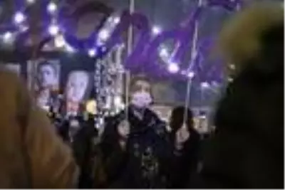Kadıköy'de 'Kadına Şiddetle Mücadele Günü'nde eylem Kadıköy'de 'Kadına Şiddetle Mücadele Günü'nde eylem