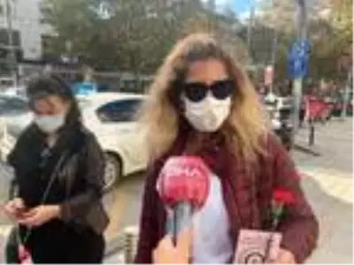 Son dakika haber | KADIKÖY'DE POLİS KADES'İ TANITTI, KADINLARA KARANFİL DAĞITILDI Son dakika haber | KADIKÖY'DE POLİS KADES'İ TANITTI, KADINLARA KARANFİL DAĞITILDI