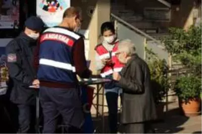 Son dakika haber! Kadına şiddete hayır için broşür dağıtıp bilgilendirdiler Son dakika haber! Kadına şiddete hayır için broşür dağıtıp bilgilendirdiler