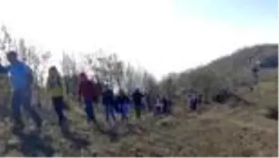 Kadına yönelik şiddete karşı doğa yürüyüşü yapıldı Kadına yönelik şiddete karşı doğa yürüyüşü yapıldı