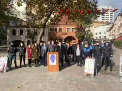 Kağıthane'de KADES kapsamında kadına şiddete karşı broşür dağıtıldı Kağıthane'de KADES kapsamında kadına şiddete karşı broşür dağıtıldı