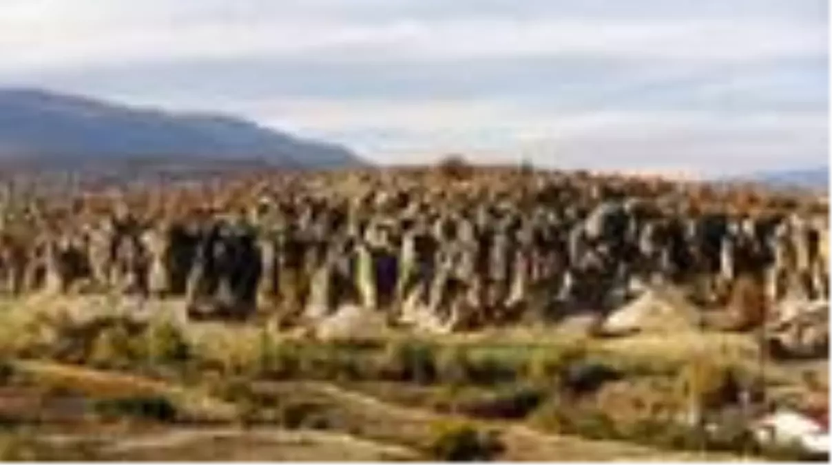 Kapadokya'yı andıran 2 bin yıllık antik kentte sonbahar güzelliği