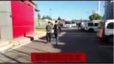 Kapkaççı önce güvenlik kameralarına sonra polise yakalandı Kapkaççı önce güvenlik kameralarına sonra polise yakalandı