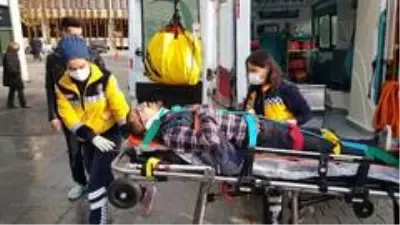 Karabük'te 2 ayrı trafik kazası : 1'i çocuk 4 yaralı Karabük'te 2 ayrı trafik kazası : 1'i çocuk 4 yaralı