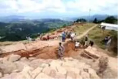 Karadeniz'in ilk bilimsel kazı alanı tarihe ışık tutuyor Karadeniz'in ilk bilimsel kazı alanı tarihe ışık tutuyor