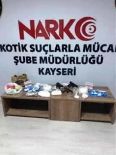 Son dakika haberleri! Yakalanacaklarını anlayınca uyuşturucuyu toprağa karıştırmışlar Son dakika haberleri! Yakalanacaklarını anlayınca uyuşturucuyu toprağa karıştırmışlar