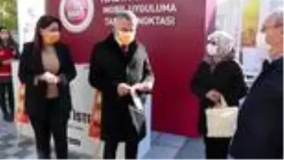 KIRKLARELİ - Vali Bilgin kadına şiddete karşı farkındalık amacıyla pazar yerinde 'turuncu maske' dağıttı KIRKLARELİ - Vali Bilgin kadına şiddete karşı farkındalık amacıyla pazar yerinde 'turuncu maske' dağıttı