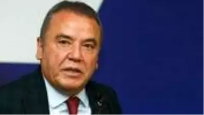 Koronavirüs tedavisi gören Muhittin Böcek solunum cihazından ayrıldı Koronavirüs tedavisi gören Muhittin Böcek solunum cihazından ayrıldı