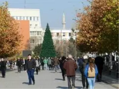- Kosova'da halk korona virüse aldırış etmeden sokakları doldurdu - Kosova'da halk korona virüse aldırış etmeden sokakları doldurdu
