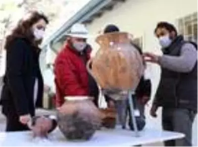 Kültepe'de 4 bin 200 yıllık mezar küpü bulundu Kültepe'de 4 bin 200 yıllık mezar küpü bulundu