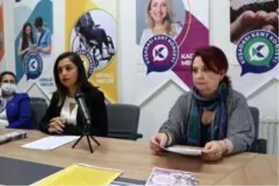 Kuşadası Kent Konseyi'nde Kadına Şiddetle Mücadele toplantısı yapıldı Kuşadası Kent Konseyi'nde Kadına Şiddetle Mücadele toplantısı yapıldı