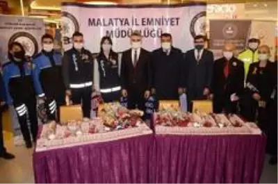 Malatya Park AVM'de 'Kadına Yönelik Şiddetle Mücadele' etkinliği Malatya Park AVM'de 'Kadına Yönelik Şiddetle Mücadele' etkinliği