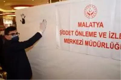 Malatya Park AVM'de 'Kadına Yönelik Şiddetle Mücadele' etkinliği Malatya Park AVM'de 'Kadına Yönelik Şiddetle Mücadele' etkinliği