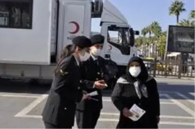 Marmaris'te Polis ve Jandarma kadına yönelik şiddete karşı broşür dağıttı Marmaris'te Polis ve Jandarma kadına yönelik şiddete karşı broşür dağıttı