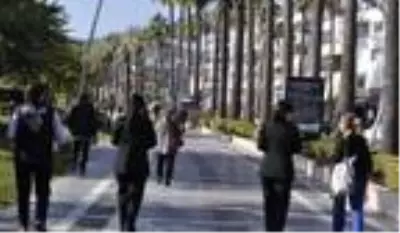 Marmaris'te polis ve jandarma şiddete karşı uyarı broşürü dağıttı Marmaris'te polis ve jandarma şiddete karşı uyarı broşürü dağıttı