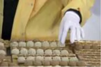 Evinde üretmeye başladığı Mevlevi tatlısını şimdi dünyaya satıyor Evinde üretmeye başladığı Mevlevi tatlısını şimdi dünyaya satıyor
